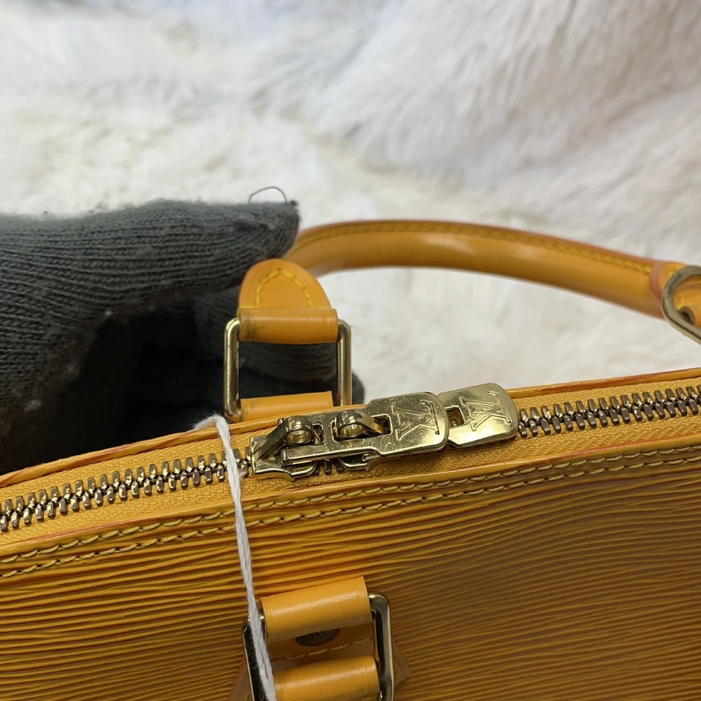 LOUIS VUITTON EPI ALMA PM CITRON AR0947 ‼️FINAL DROP‼️ - Picture 11 of 16